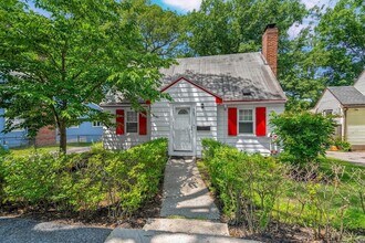 Building Photo - 567 Poplar St