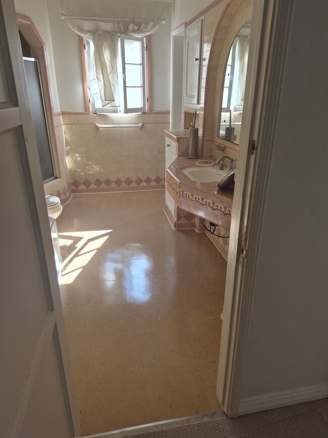 Bathroom #1 - 357 S Doheny Dr