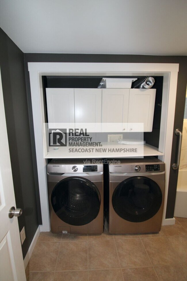 Building Photo - 182 Madbury Rd