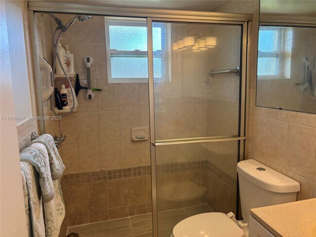 Building Photo - 351 Cambridge Rd