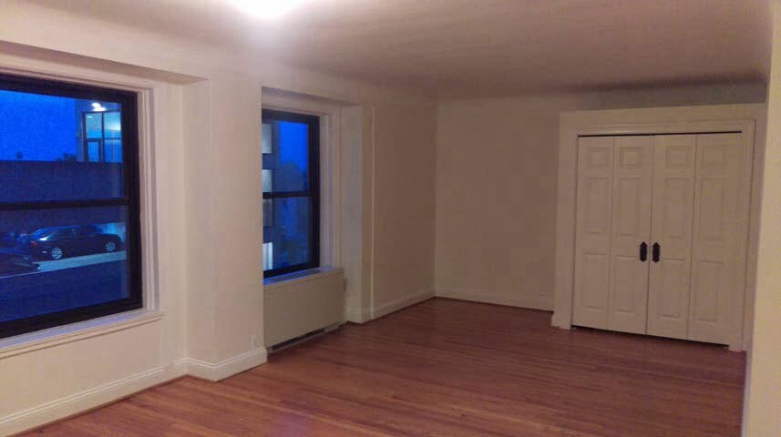 Building Photo - 15 E Kirby St