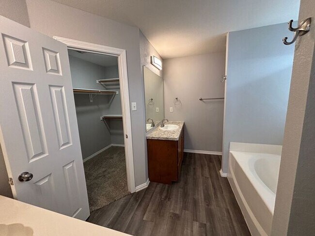 Building Photo - 112 Pepperbush Ln