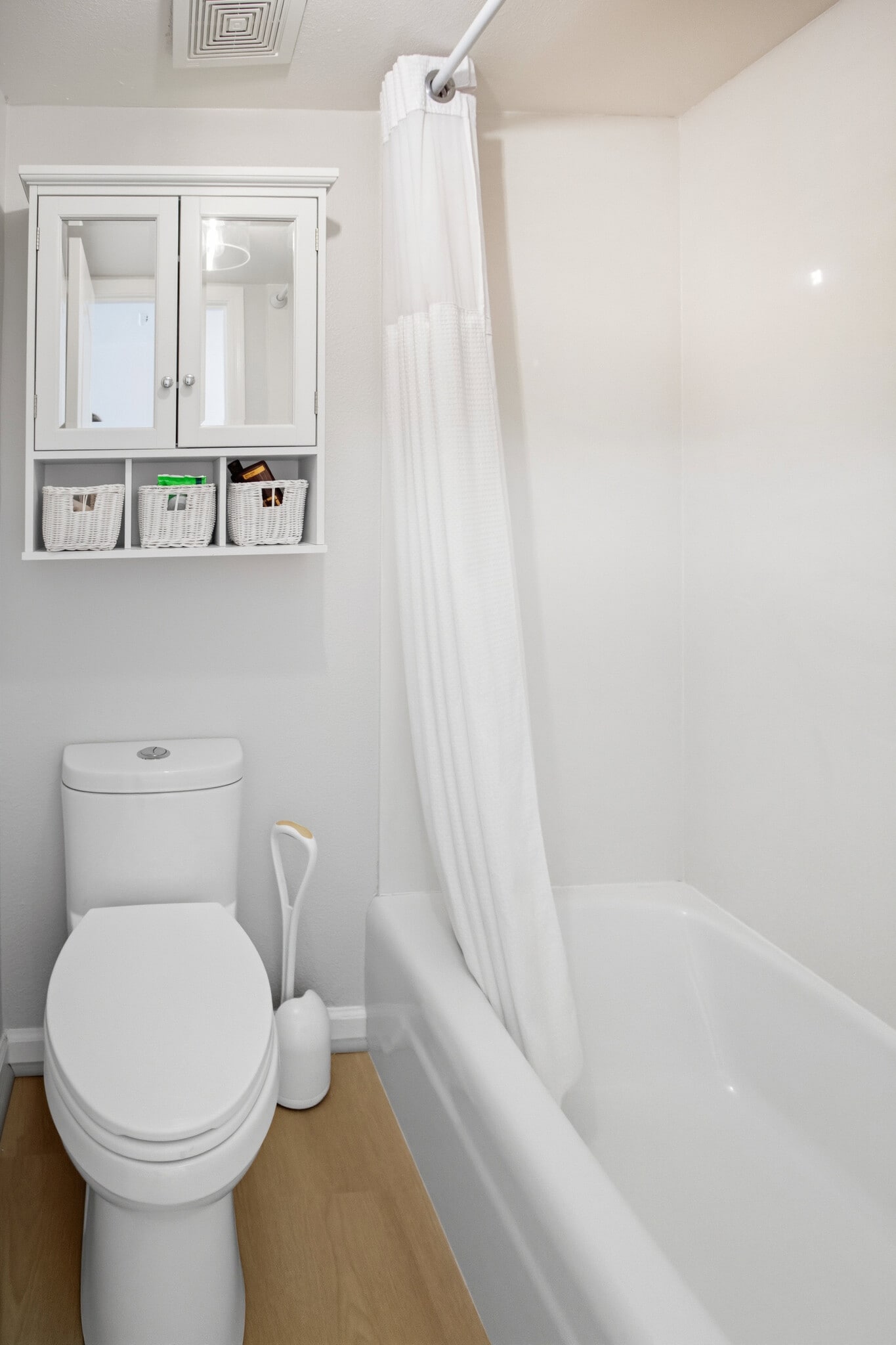 Building Photo - 8568 E Indian School Rd