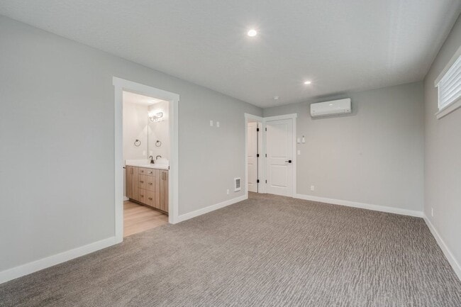 Building Photo - Beautiful Home in CDA for Rent