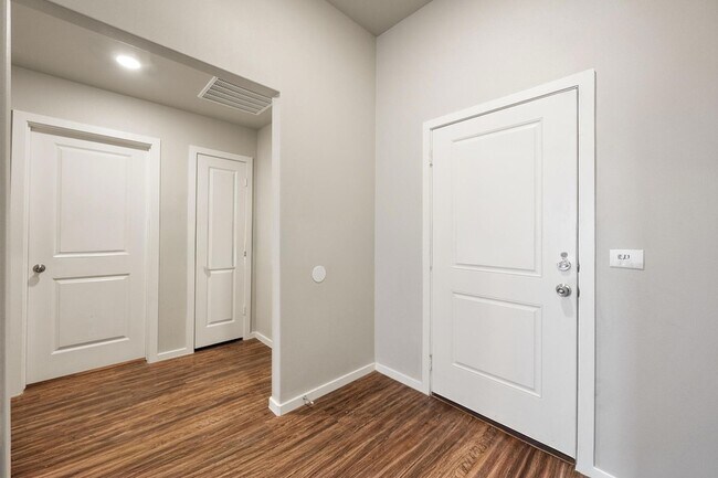 Building Photo - 2107 Kirksey Ave