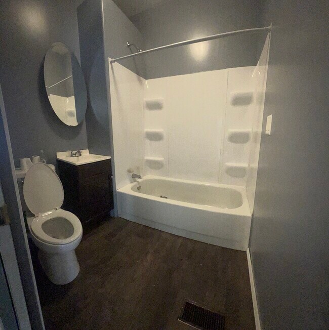 BATHROOM - 2629 Diehn Ave