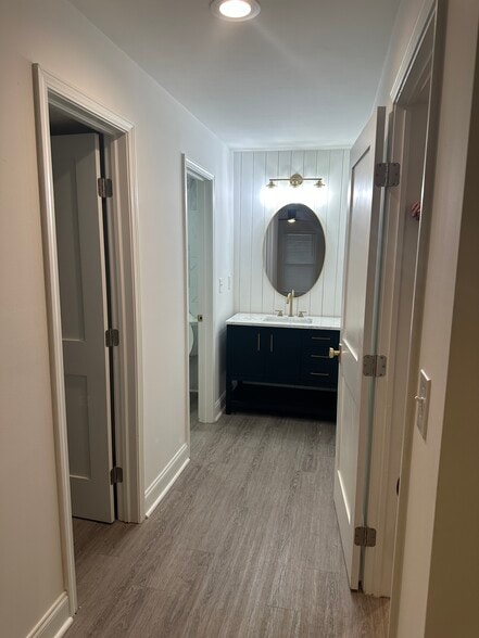 Building Photo - 304 Dunbar Dr