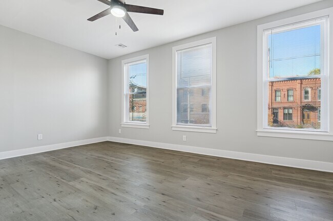 Building Photo - 324 Pacific Ave