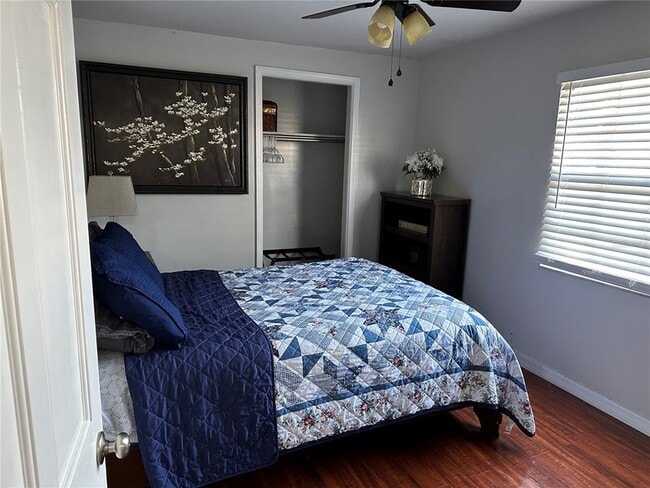 Building Photo - 2521 Lorraine St