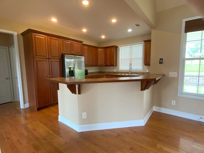 Building Photo - 135 Evans Rd