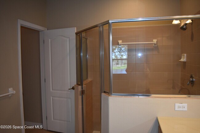 Building Photo - 1040 Venetian Dr