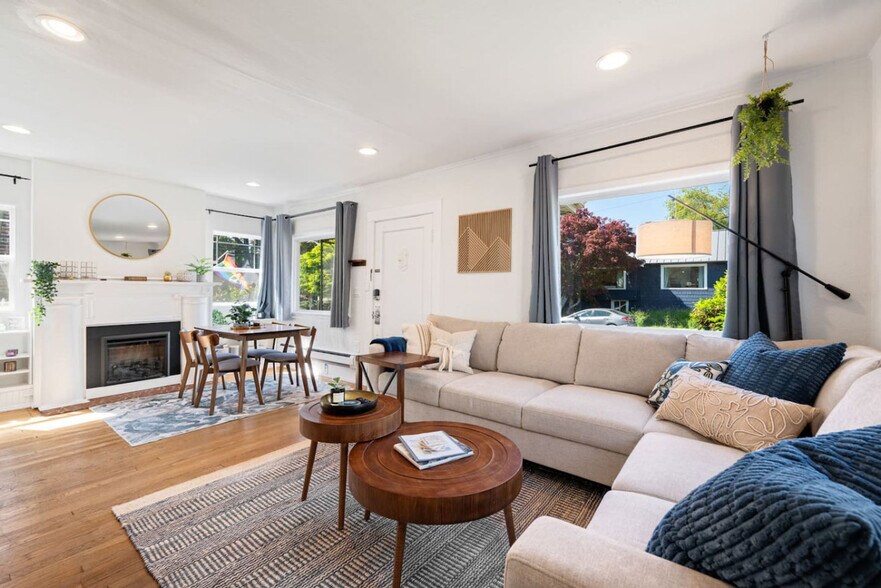 Building Photo - 811 NE 63rd St