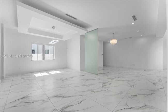 Building Photo - 8221 NW 34th St