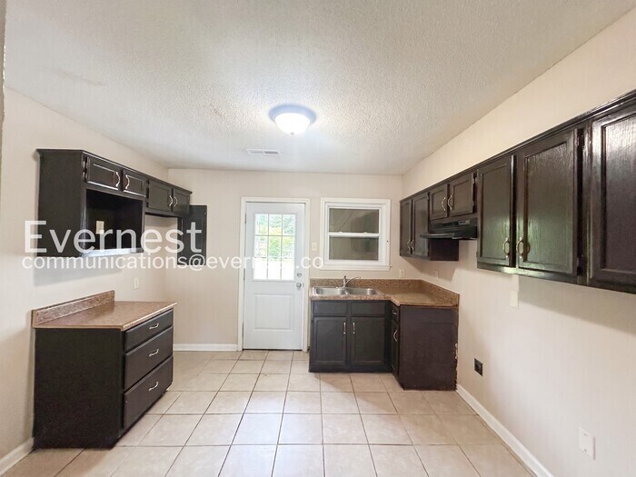 Building Photo - 4909 Buford Ave