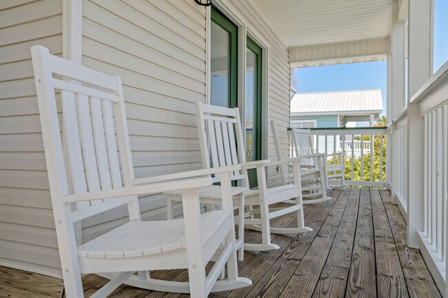 Building Photo - 4465 Clipper Cove