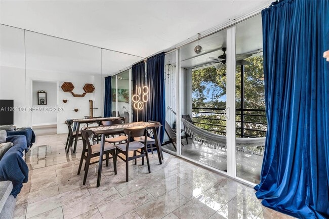 Building Photo - 120 Royal Pk Dr