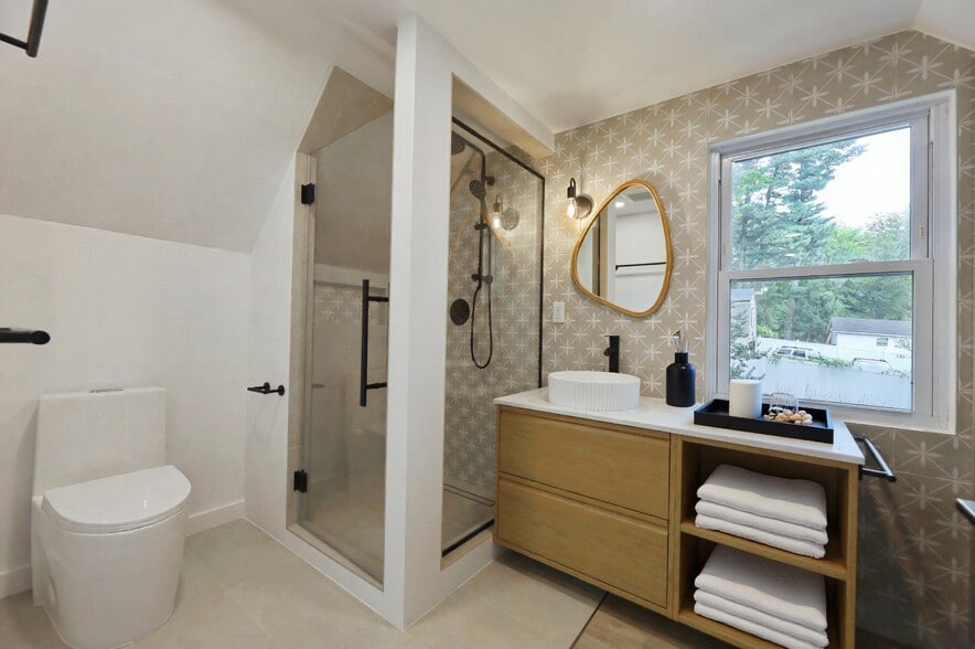 2 nd floor - 205 Island Rd