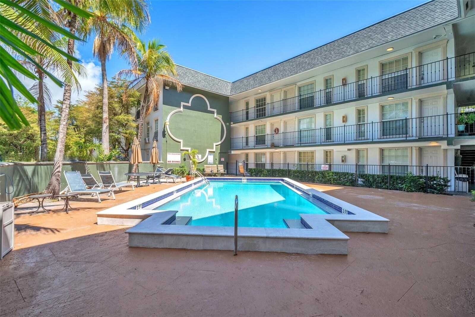 Building Photo - 3245 Virginia St