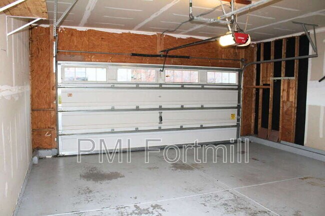 Building Photo - 1147 Spicewood Pines Rd