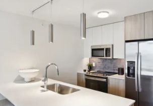 Building Photo - 350 N Canal St