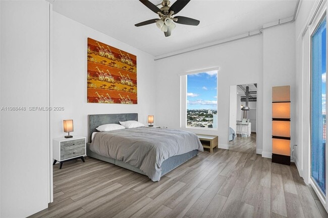 Building Photo - 10 SW South River Dr