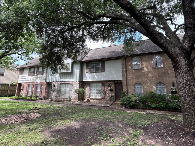 Building Photo - 8101 Amelia Rd