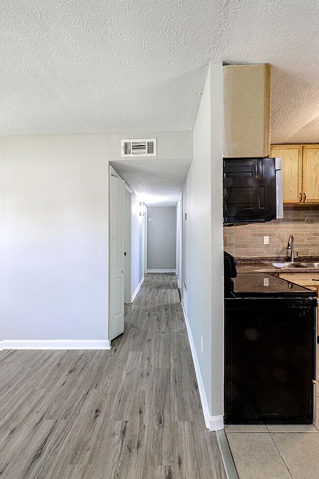 Building Photo - 3 Bedroom 1 Bath Fenced Shed Patio Brick Ranch Rental Home