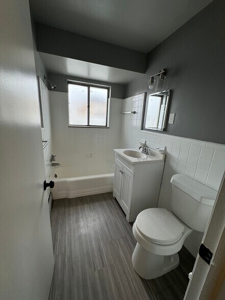 Bathroom - 7464 Southfield Fwy