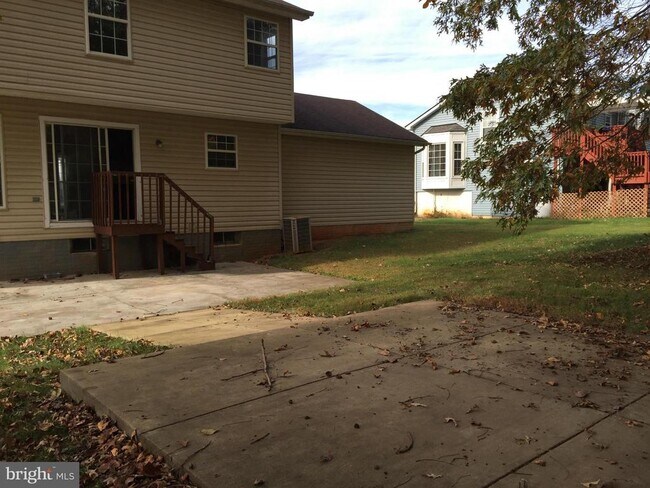 Building Photo - 96 Tanterra Dr
