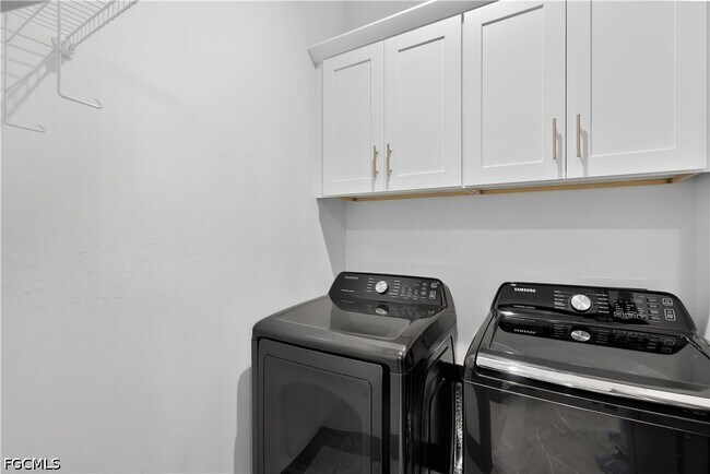 Building Photo - 1102 Mohawk Pkwy