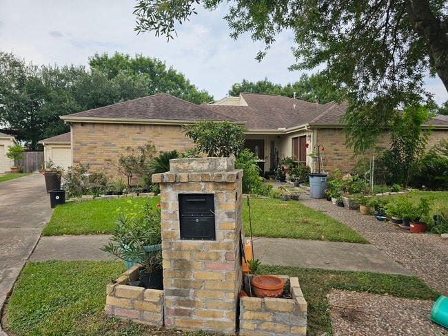 Building Photo - 12103 Ella Lee Ln
