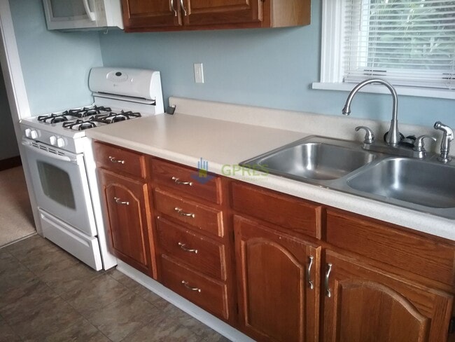 Building Photo - House for rent in the heart of Oakmont