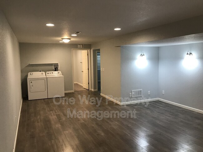 Building Photo - 7226 W 20th St Ln