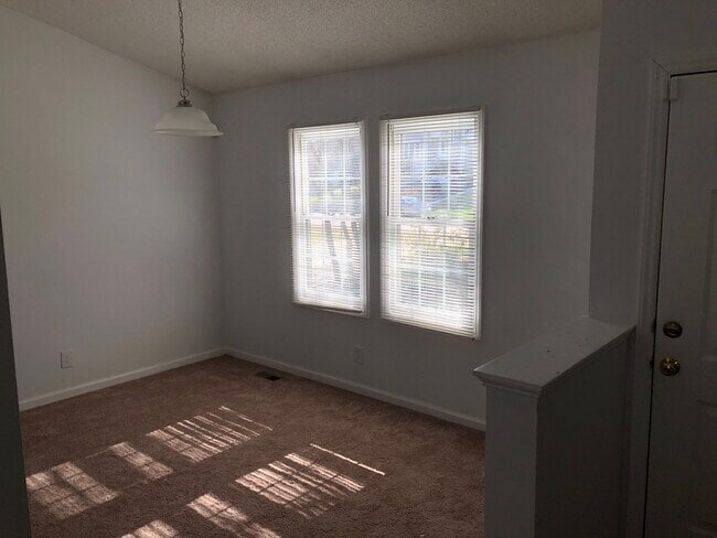 Dining Room - 632 Penncross Dr