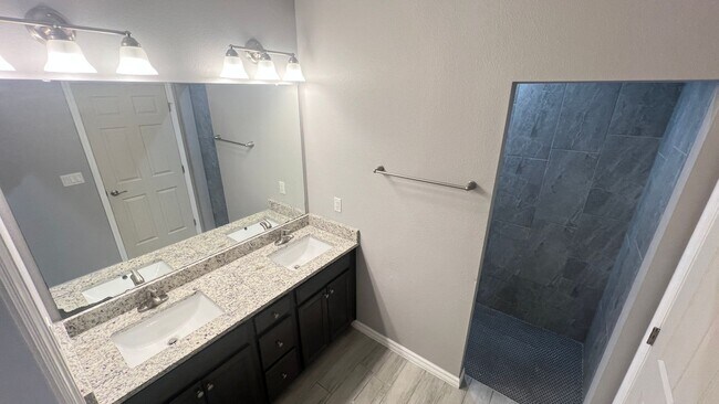 Building Photo - Beautiful 3 Bedroom, 2 Bathroom Home in Palm Bay!!