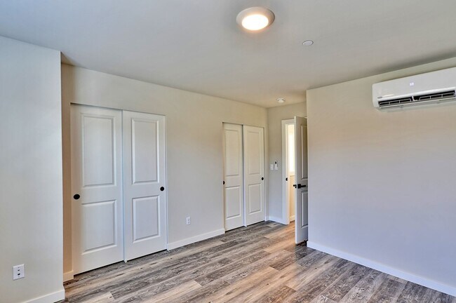 Building Photo - Brand New Luxury Townhomes