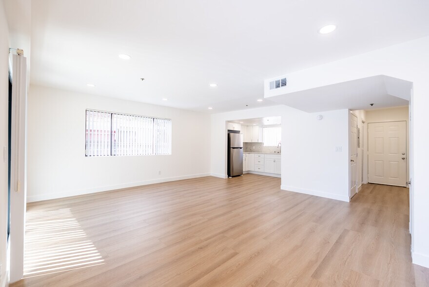 Building Photo - 123 S Roosevelt Ave