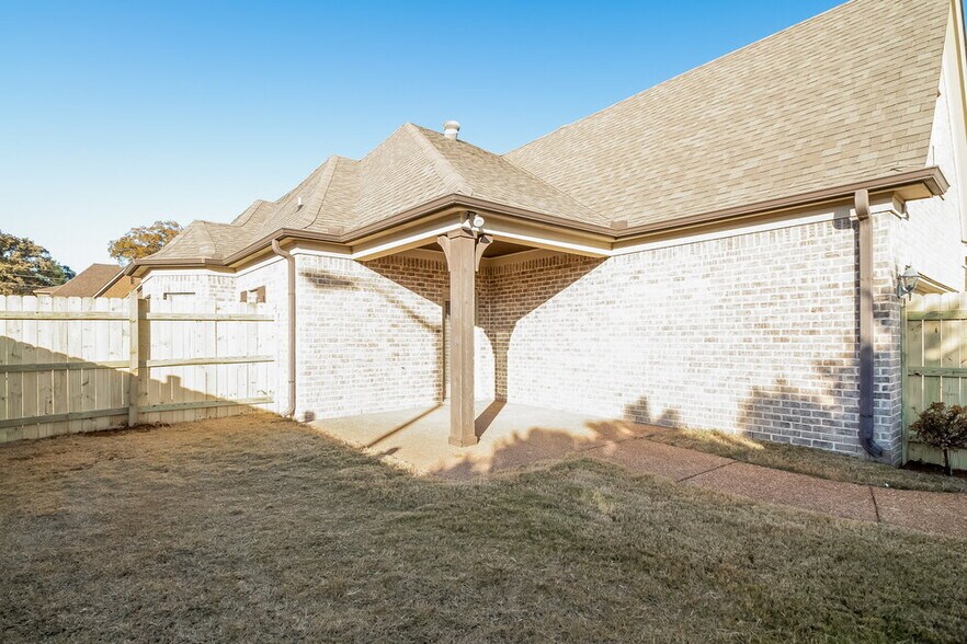Building Photo - 6213 Arlington Ln