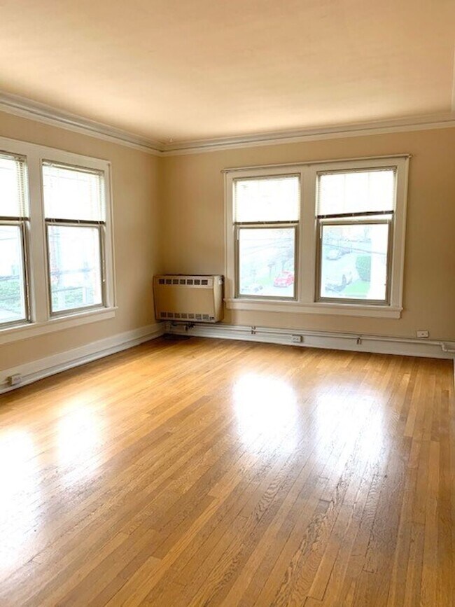 Interior Photo - Olympic Arms/ Grayson Apartments