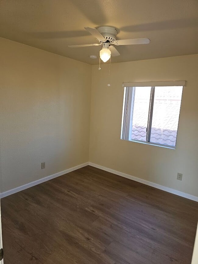Building Photo - 4bed 2.5bath Remodeled inc. Solar & Pool