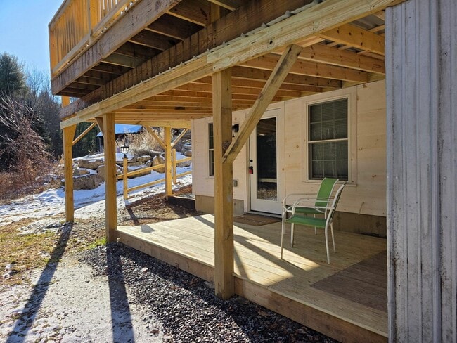 Building Photo - 529 Valley Rd