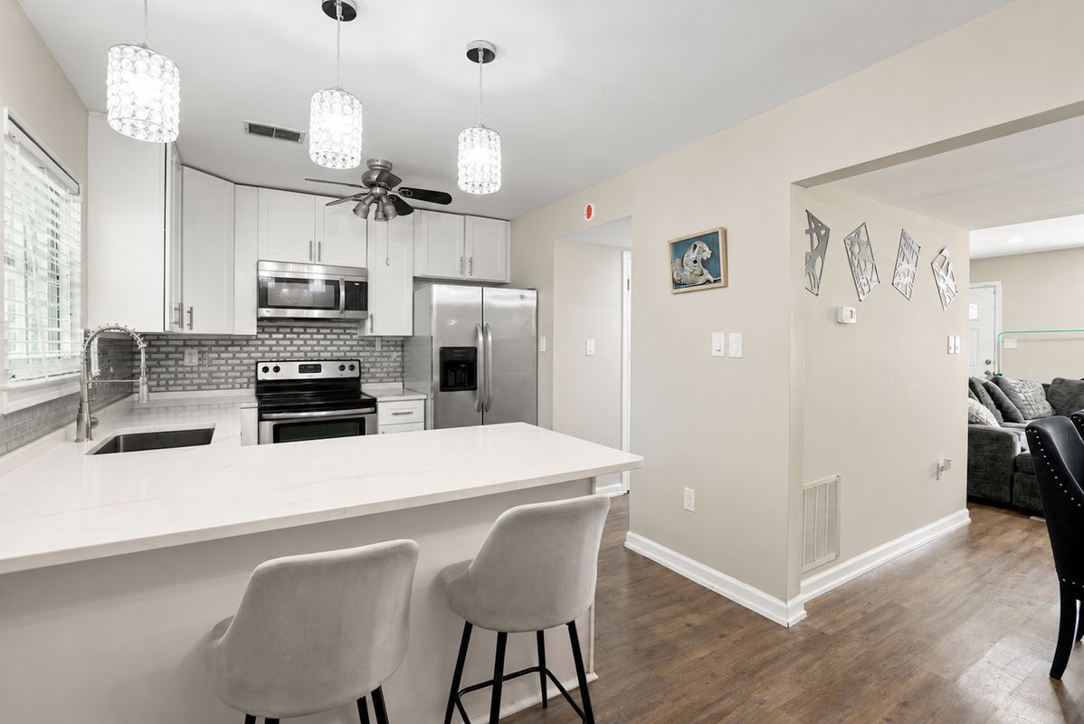 Building Photo - 4181 Bluebird Dr