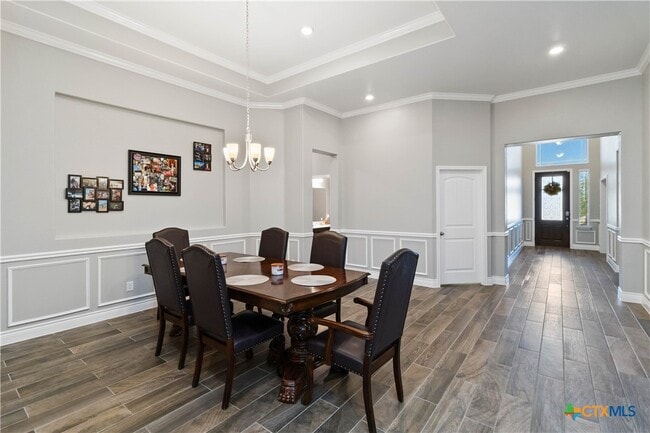 Building Photo - 8402 Ridge Crest Dr