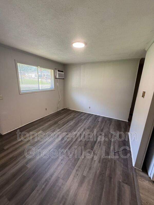 Building Photo - 133 Pleasant Dr