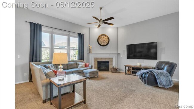 Building Photo - 15745 Diamante Dr