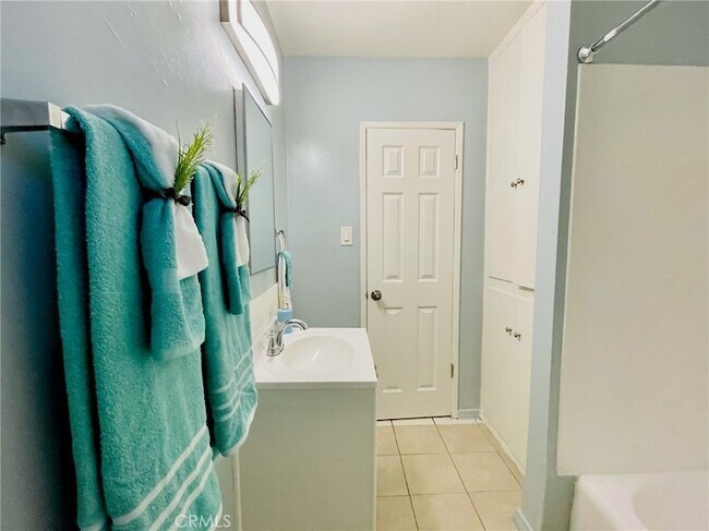 Building Photo - 12437 Harris Ave