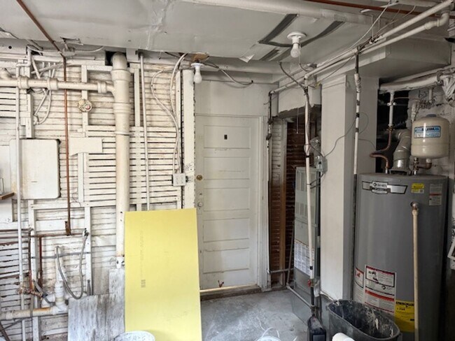 Building Photo - Thirteenth 2104 &amp; 2102