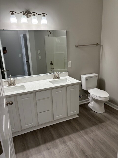 Building Photo - 140 Oak Towne Dr