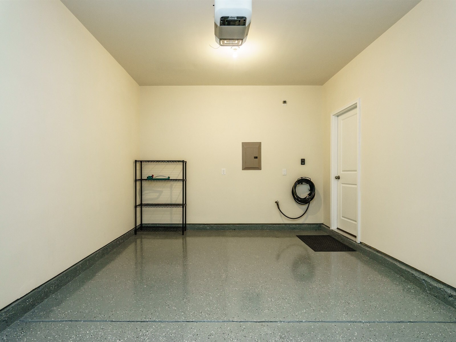 1-car Garage - 5447 Jessip St