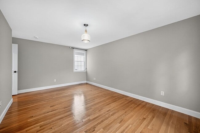 Building Photo - 28 Webster St